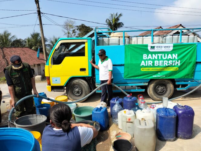 
LAZISNU se-Jatim Distribusikan Rp 4,9 Juta Liter Air Bersih