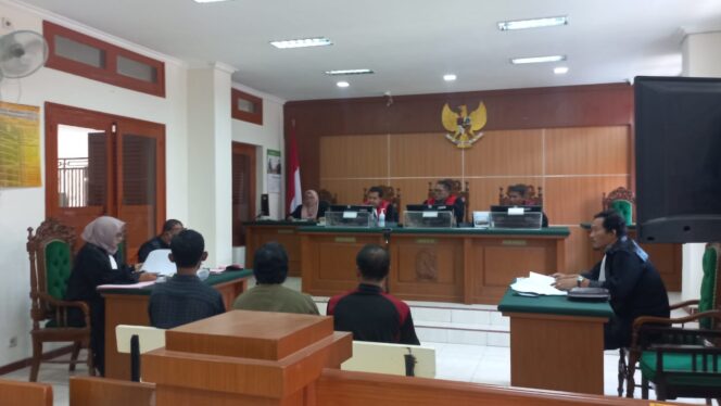 
Sidang Dugaan Penyalahgunaan Solar, Operator SPBU Akui Terima Tip Rp 5000