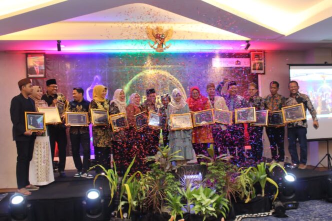 
Dari Gubernur hingga Politisi Muda Mendapat Penghargaan Kabarpas Awards 2023