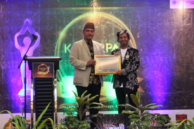 
Universitas Yudharta Pasuruan Raih Penghargaan Kabarpas Awards 2023 Kategori The Best of Multicultural University