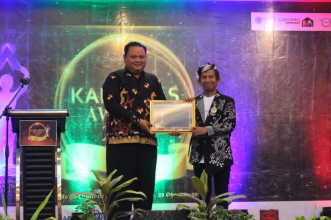 
PT. Tirta Investama Pabrik Pandaan Raih Anugerah Kabarpas Awards 2023