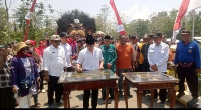 
Bupati Trenggalek Resmikan Jembatan Guyangan, Penghubung Jalan 3 Desa