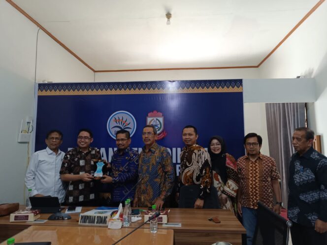 
Dewan Pendidikan Kota Pasuruan Studi Tiru ke Dewan Pendidikan Kota Makassar
