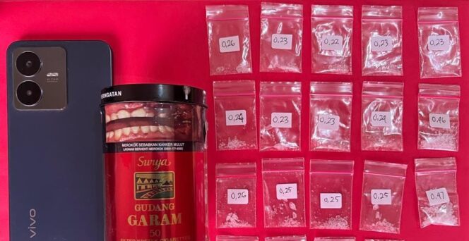
Warung Sepi, Wanita di Pasuruan Nyambi Edarkan Sabu