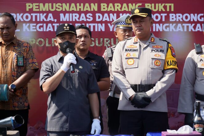 
Mas Adi Himbau Masyarakat Jaga Kondusifitas dan Tidak Langgar Hukum Saat Perayaan Nataru