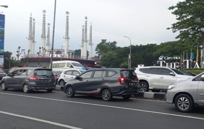 
Mau Liburan ke Pasuruan? Hindari 14 Titik Rawan Macet Berikut Ini…