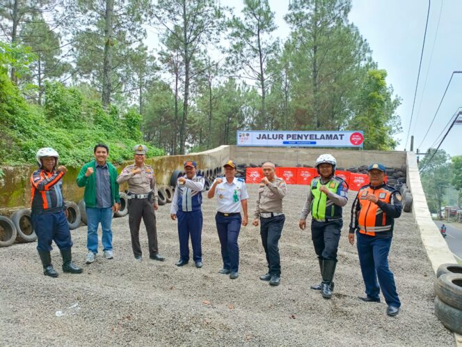 
Gencarkan Himbauan #Cari_Aman Berkendara di Jalur Tanjakan Wisata Pacet