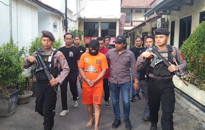 
Ibu dan Anak di Pasuruan Dibunuh dalam Satu Rumah, Polisi Sebut Pembunuhan Berencana
