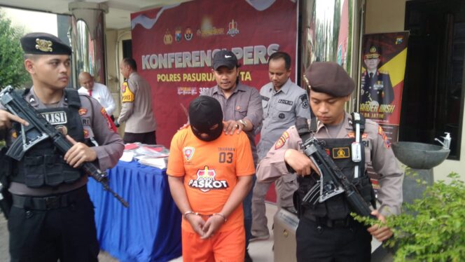 
Iri dan Ingin Kuasai Distributor Sembako Jadi Motif Tersangka Bunuh Ibu dan Anak di Pasuruan