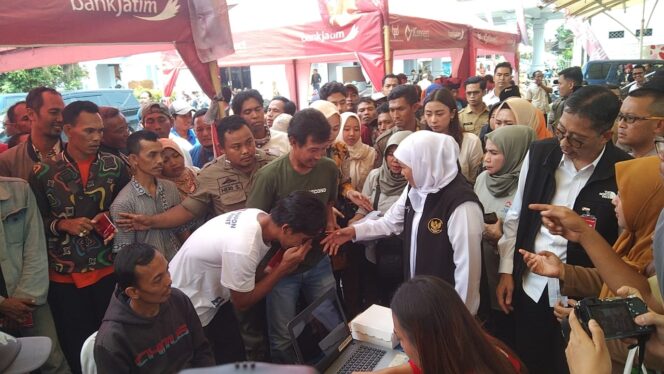 
1108 Masyarakat Miskin di Kabupaten Pasuruan Terima Bantuan Permodalan