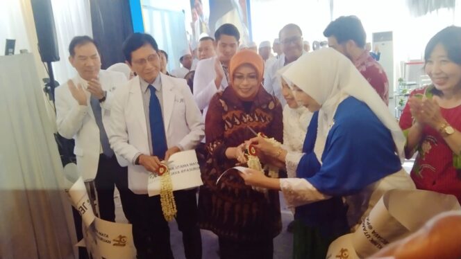 
Istri Wali Kota Pasuruan Fatma Saifullah Resmikan Klinik Berstandar Internasional