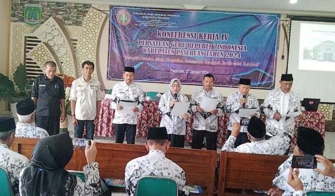 
PGRI Kabupaten Pasuruan Deklarasi Netralitas ASN di Pemilu 2024