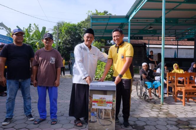 
Bulan Bakti TNI-POLRI, Polres Blitar Kota Gelar Bakti Kesehatan, Sosial dan Rumah Ibadah