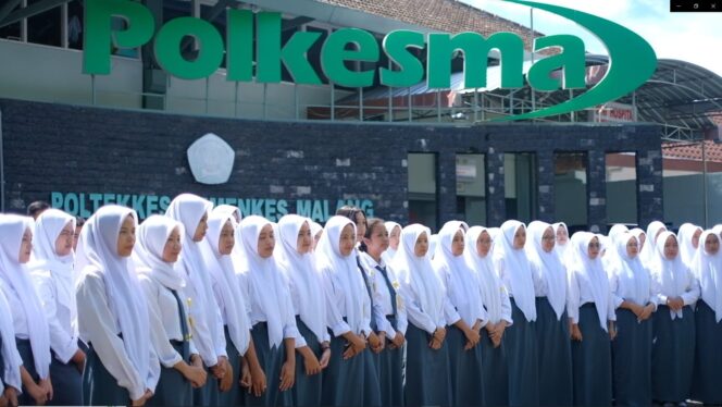 
Jelang Pemilu, Mahasiswa Polkesma Blitar Deklarasi Pemilu Damai