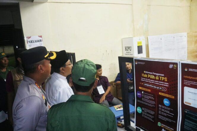 
Pantau Perhitungan Suara di Dua TPS, Gus Ipul Apresiasi Kerja Baik Penyelenggara Pemilu