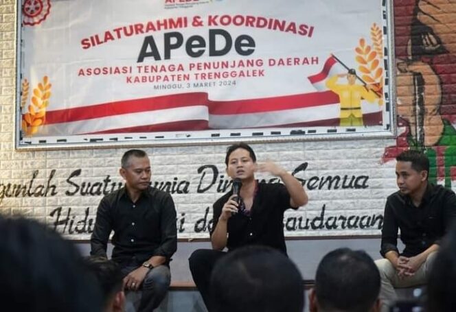 
Silaturahmi Bersama APeDe, Bupati Trenggalek Mas Ipin Berikan Motivasi Honorer