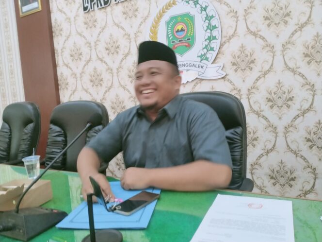 
DPRD Trenggalek Gelar Hearing Bersama LBH-LKR Terkait Dugaan Perampasan Hak Pilih