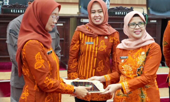 
Tingkatkan PAD, Bupati Blitar Mak Rini Launching Chanel Pembayaran PBB-P2 Secara Digital Menggunakan QRIS Dinamis