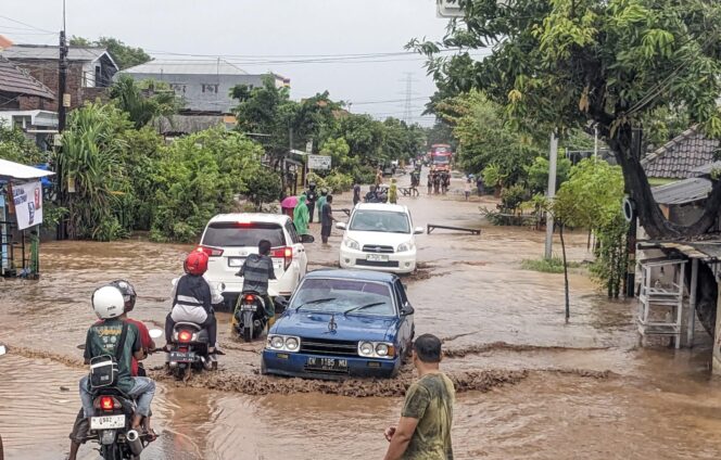 
Om Banjir Om