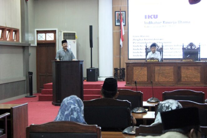 
Sampaikan LKPJ Pada Rapat Paripurna I, Gus Ipul: Kota Pasuruan Tahun 2023 Penuh Prestasi
