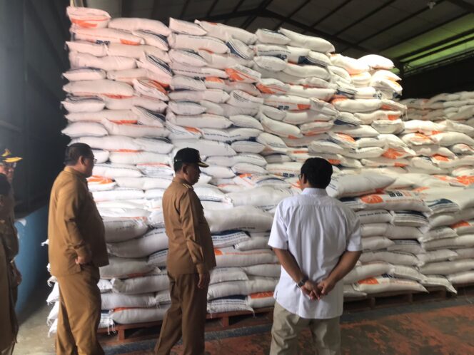 
Stok Beras di Kabupaten Probolinggo Dipastikan Aman Sampai Juni 2024