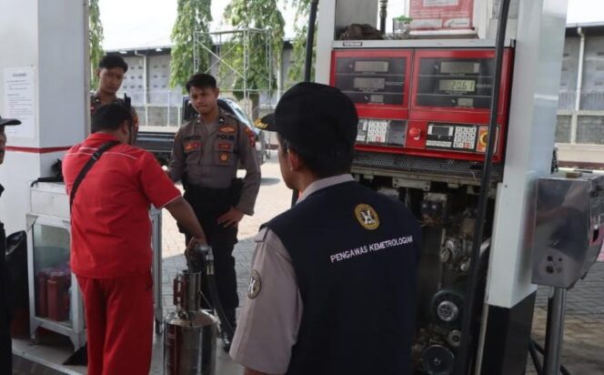 
Jelang Mudik Lebaran, Polisi Cek Sejumlah SPBU di Kota Pasuruan