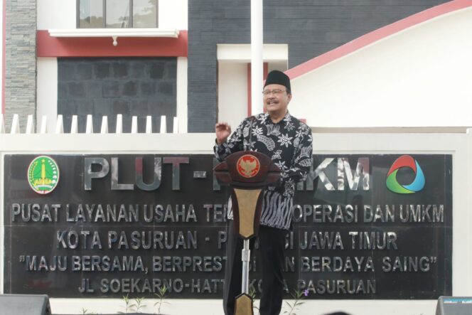 
Resmikan Gedung PLUT-KUMKM, Gus Ipul Harap Difungsikan sebagai Pengembangan Koperasi dan UMKM