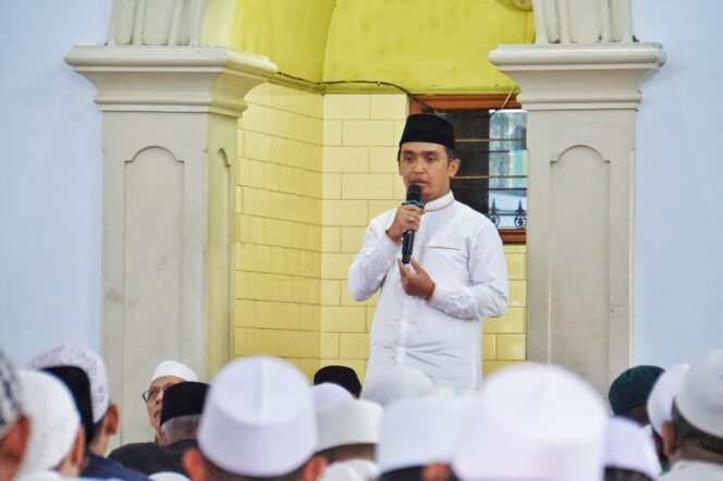 
Hadiri Haul KH. Chumaidi, Mas Adi Minta Doa Agar Bisa Amanah di Tahun Akhir Jabatanya 