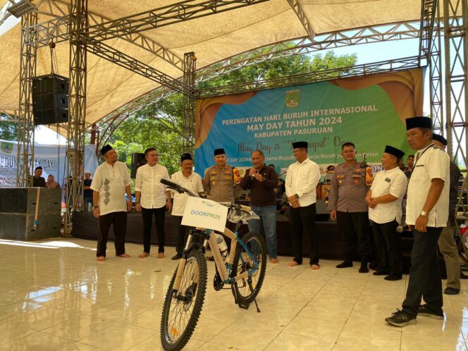 
BPJS Ketenagakerjaan Pasuruan Bersama Pemkab Gelar Perayaan Hari buruh dengan Sholawatan hingga Doa Bersama