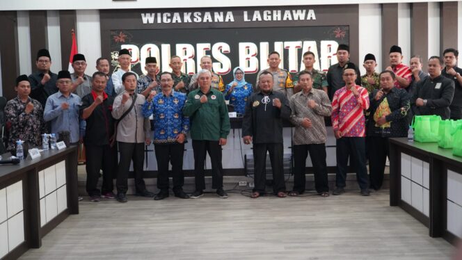 
Menjaga Tradisi, Memperkuat Keharmonisan: Sinergi Pemerintah dan Perguruan Silat di Blitar