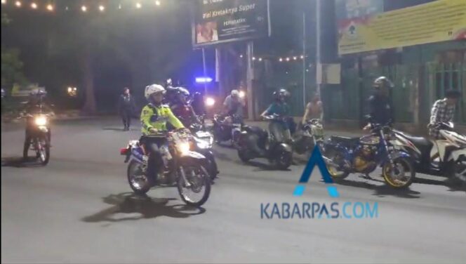 
Razia Balapan Liar di Kota Pasuruan, Belasan Motor Diamankan