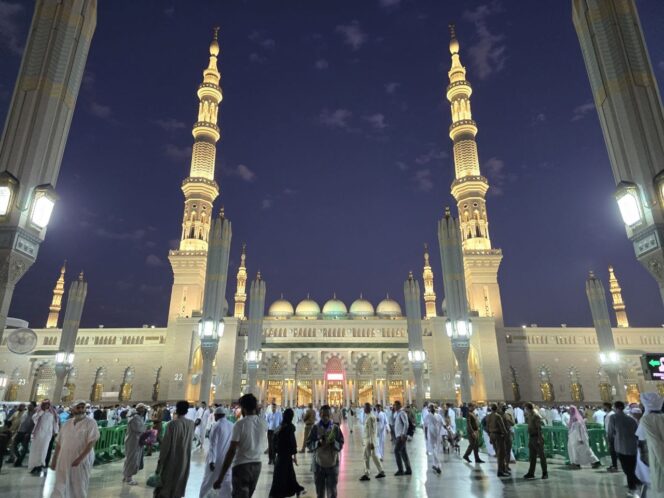
Layanan Jemaah Haji Reguler 1445 H Gelombang I di Madinah Berjalan Lancar