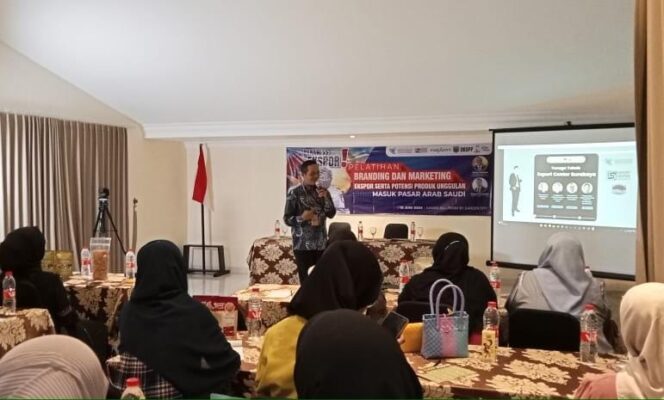 
Puluhan Pelaku UMKM Antusias Ikuti Pelatihan Branding dan Marketing Ekspor