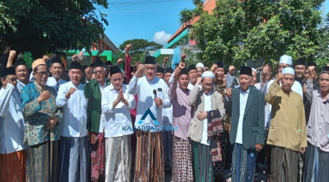 
Puluhan Ulama di Pasuruan Ikrar Siap Menangkan Gus Mujib di Pilkada 2024