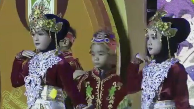 
Aksi Anak-anak TK – Paud di Gebyar Pesona Al-Kautsar Pukau Wawali Kota Pasuruan