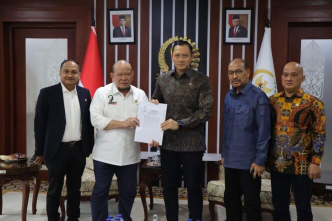 
Dikunjungi Menteri ATR/BPN, Ketua DPD RI Ingatkan Penyelesaian Surat Ijo