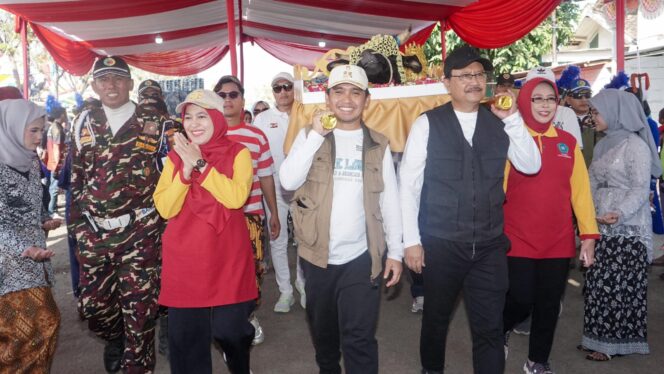
Warga Pesisir Kota Pasuruan Kembali Gelar Petik Laut