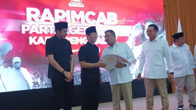 
Gerindra Resmi Rekom Mas Ipin – Syah Nata di Pilkada Trenggalek