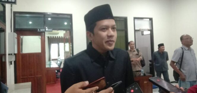 
Begini Jawaban Eksekutif Atas PU Fraksi Terhadap APBD – P Trenggalek 2024