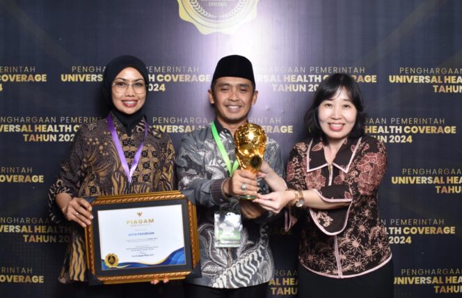 
Lima Kali Berturut-Turut Raih UHC Award, Pemkot Pasuruan Terima Predikat Utama 