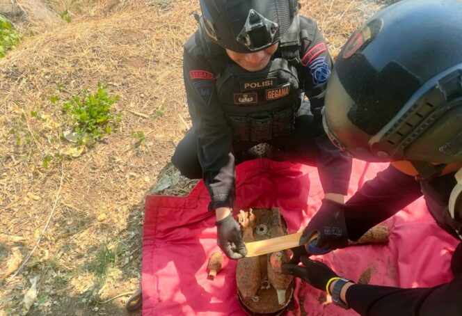 
BreakingNews! Tukang Bangunan di Pasuruan Temukan Mortir dan Ranjau Darat