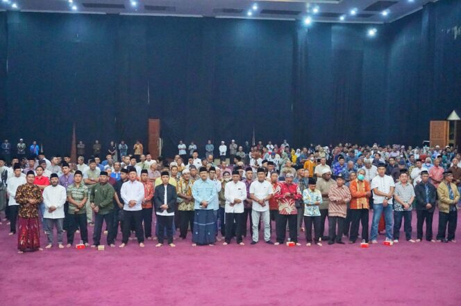
Tasyakuran Kemerdekaan Bersama RT dan RW, Gus Ipul Titipkan Pesan Penting