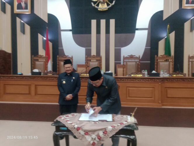 
DPRD Kabupaten Pasuruan Sahkan Perda Kawasan Tanpa Rokok