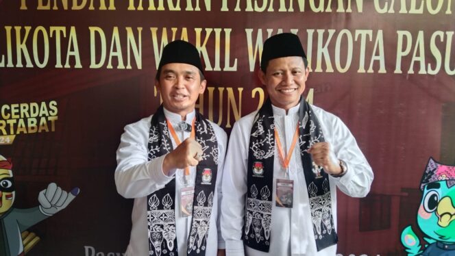 
Usai Deklarasi ‘Anugrah’, Pasangan Adi – Nawawi Resmi Daftar ke KPU Kota Pasuruan
