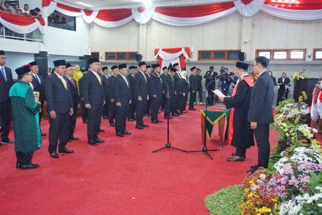 
29 Anggota DPRD Kota Pasuruan Masa Jabatan 2024-2029 Resmi Dilantik, Satu Mengundurkan Diri