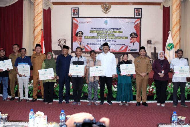 
Gus Ipul Harap Bantuan RTLH Bisa Tingkatkan Kenyamanan Bagi Masyarakat