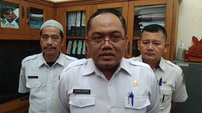 
Oknum Lurah di Pasuruan Digrebek saat “Sambang” Rumah Janda Tengah Malam, Pemkot Pasuruan Lakukan Langkah Ini…