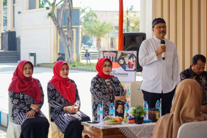 
Galeri Dekranasda Pusat Oleh-oleh Khas Kota Pasuruan Kini Hadir di Alun-alun 
