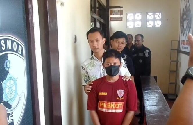 
Pria di Pasuruan Bacok Pamannya Sendiri hingga Tewas dan Organ Tubuhnya Terburai