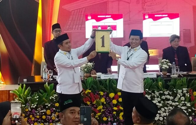 
Dapat Nomor Urut 1, Adi – Nawawi Siap Lawan Kotak Kosong 